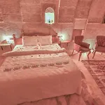 Mosaic Cave فندق