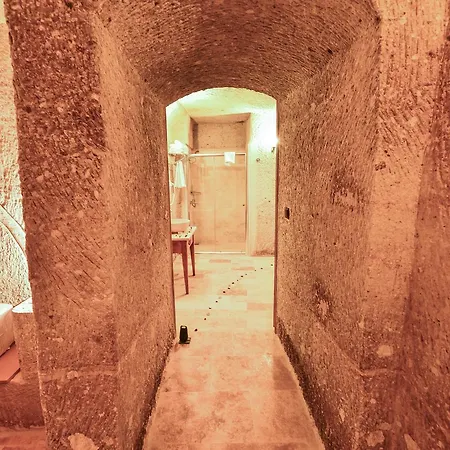 Mosaic Cave غوريمِيه